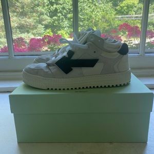 Off-White 3.0 Low Sneakers